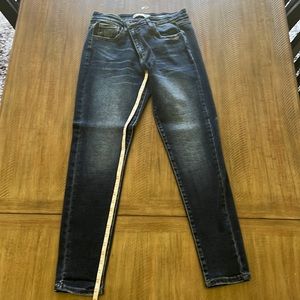 Kancans exclusive for Maurices size 31 inseam measures at 29 1/2